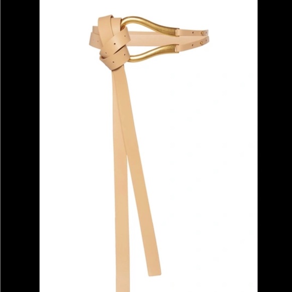 BOTTEGA VENETA beige horseshoe buckle belt. - Picture 2 of 16